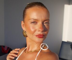 anna maynard age