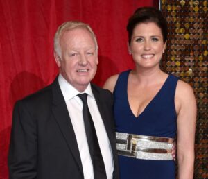 les dennis wife